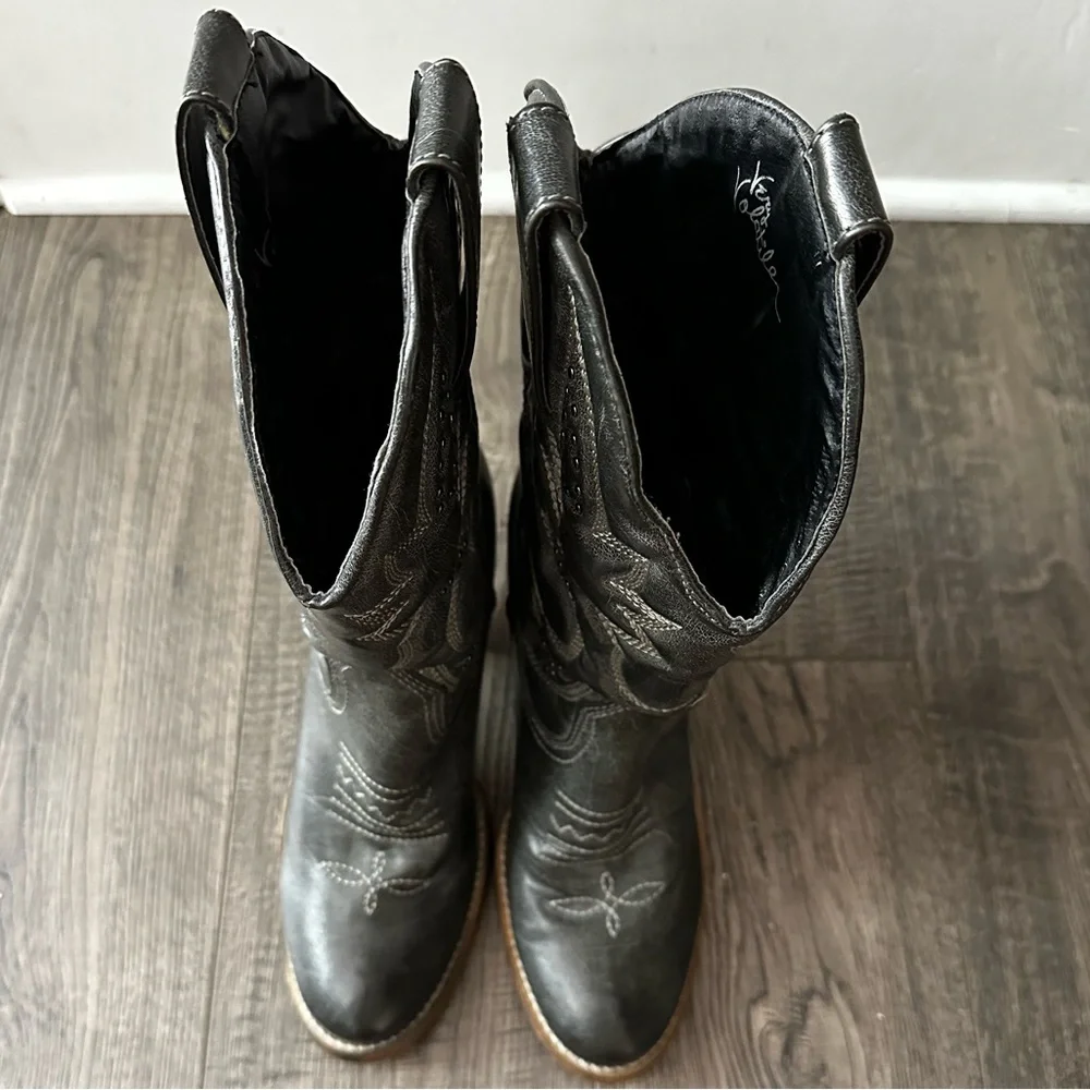 Very Volatile Denver Fashion Boot Charcoal gray Sz 7 - Picture 9 of 12
